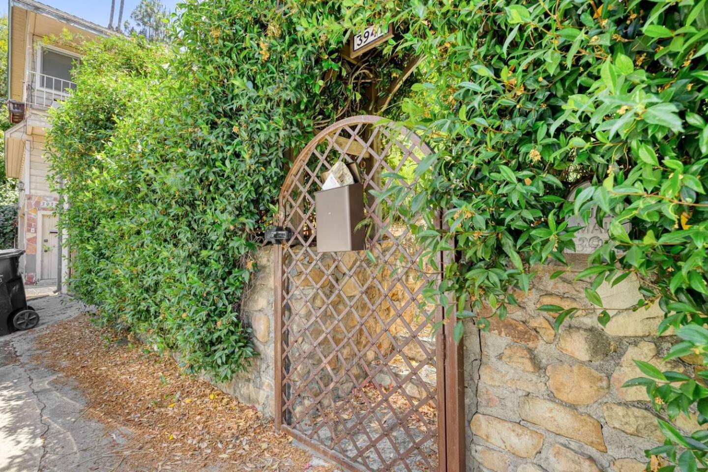 Hollywood Hills Walk To Universal Views Holiday home *